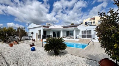 Detached Villa For Sale  in  Select Location