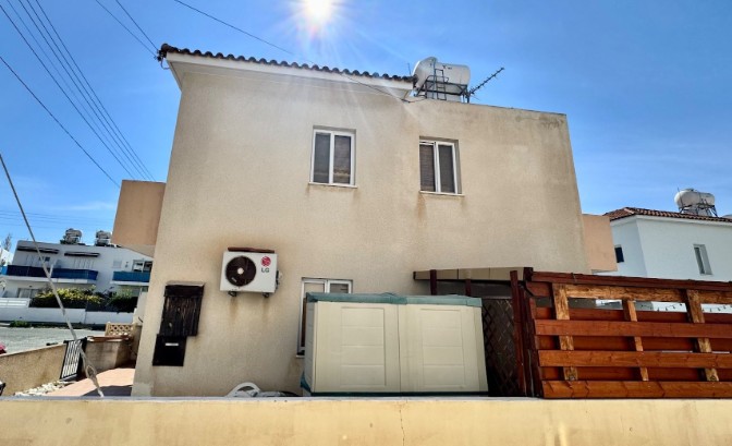 Image No.10-2 Bed House for sale