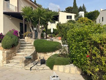 Detached Villa For Sale  in  Kamares