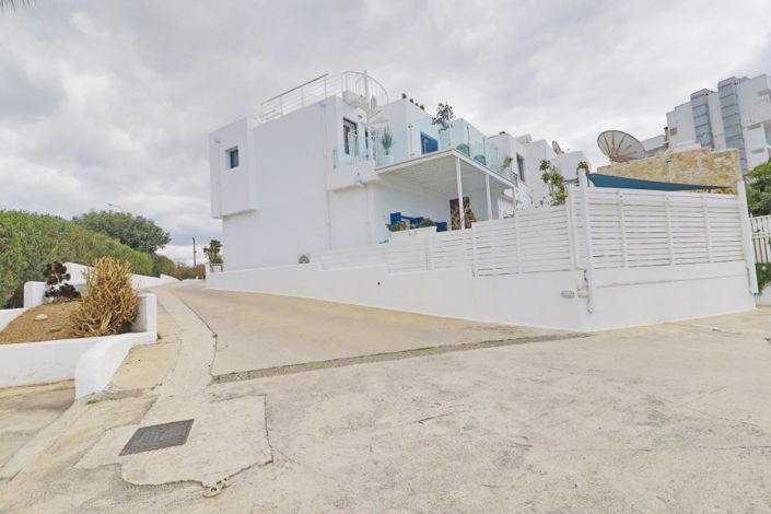 Image No.2-2 Bed Townhouse for sale