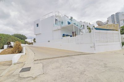 Detached Villa For Sale  in  Chlorakas