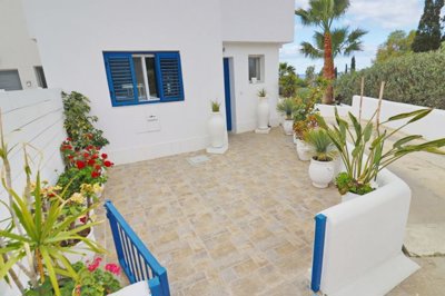 Detached Villa For Sale  in  Chlorakas