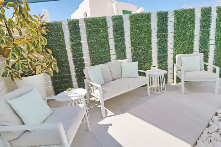 Image No.8-2 Bed Townhouse for sale