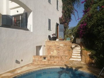 Detached Villa For Sale  in  Chlorakas