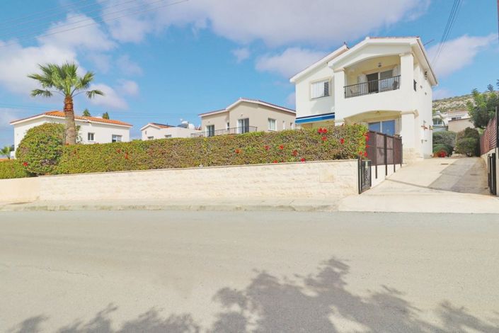 Image No.1-3 Bed Villa for sale