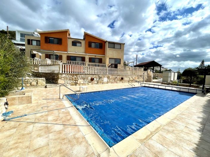 Image No.2-4 Bed Villa for sale