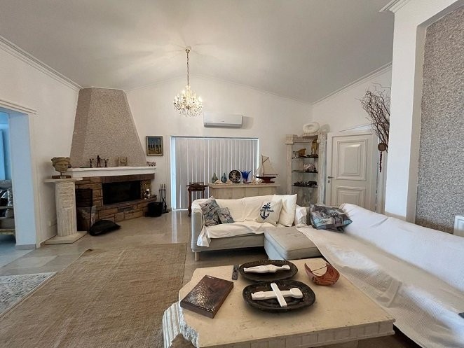 Image No.2-4 Bed Villa for sale