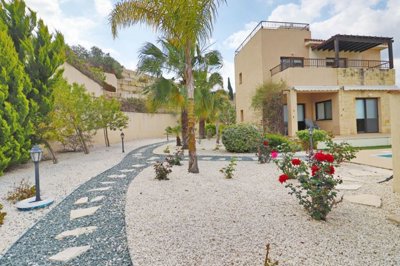 Detached Villa For Sale  in  Prodromi