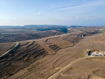 Field - Pano Arodes, Paphos