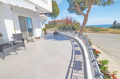 Ground Floor Apartment  For Sale  in  Sea Caves