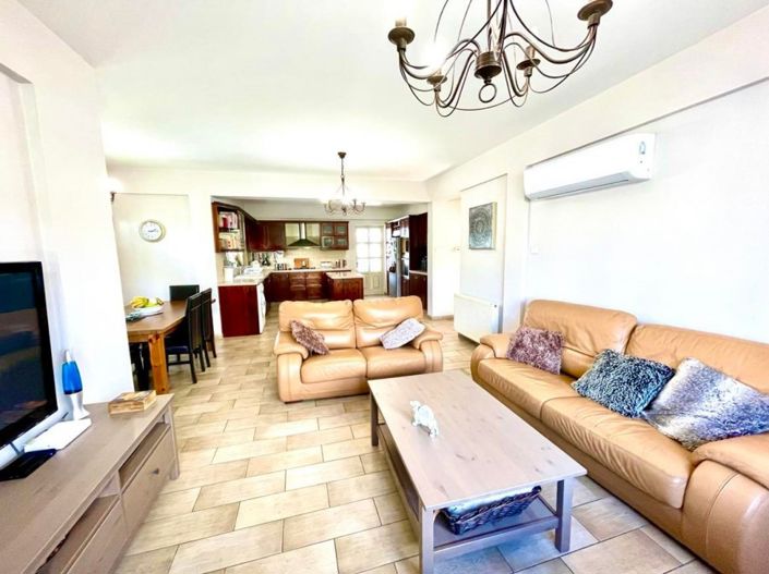 Image No.2-5 Bed Villa for sale