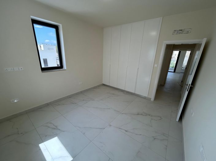 Image No.9-3 Bed Apartment for sale