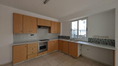 Spacious 3-Bedroom  Ground Floor Apt, Kings Av.Mall Area, Paphos.