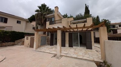 Charming 3-Bedroom Detached Villa with Private Pool, Tala, Paphos