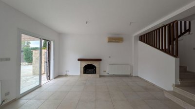 Charming 3-Bedroom Detached Villa with Private Pool, Tala, Paphos