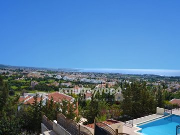 4 Bedrooms House-Villa For Sale in Peyia Village