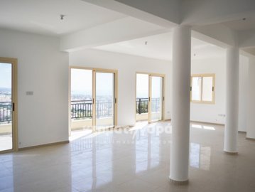 4 Bedrooms House-Villa For Sale in Peyia Village