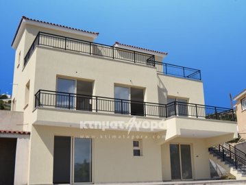 4 Bedrooms House-Villa For Sale in Peyia Village