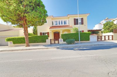 Detached Villa For Sale  in  Select Location