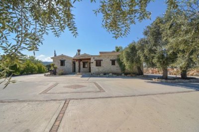 Detached Villa For Sale  in  Latsi
