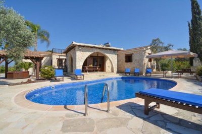 Detached Villa For Sale  in  Latsi