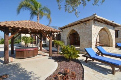 Detached Villa For Sale  in  Latsi