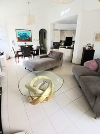 Bungalow For Sale  in  Anavargos