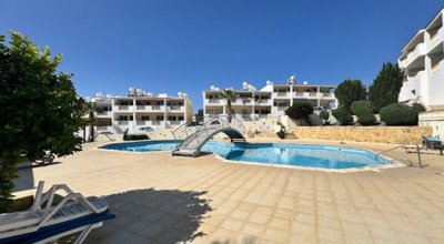 Ground Floor Apartment  For Sale  in  Peyia Village