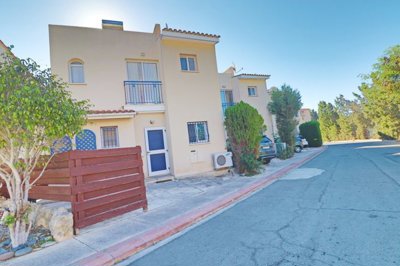 Town House For Sale  in  Kato Pafos