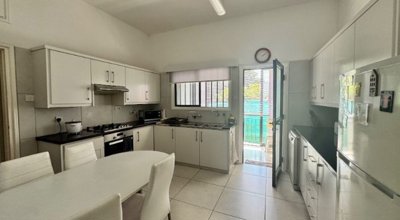 Bungalow For Sale  in  Kissonerga