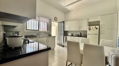Bungalow For Sale  in  Kissonerga