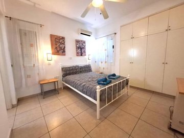 Ground Floor Apartment  For Sale  in  Universal Area