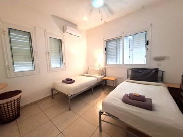 Ground Floor Apartment  For Sale  in  Universal Area