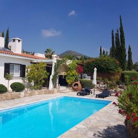 Detached Villa For Sale  in  Kamares