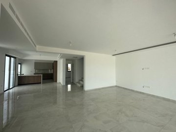 Detached Villa For Sale  in  Yeroskipou