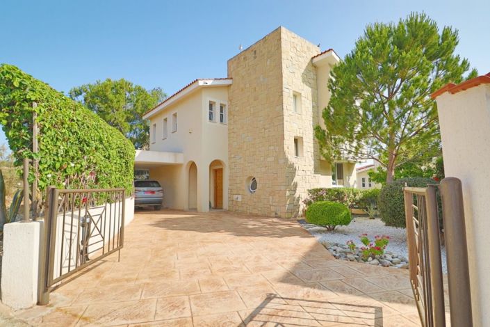 Image No.2-3 Bed Villa for sale