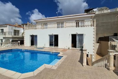 Detached Villa For Sale  in  Peyia Village