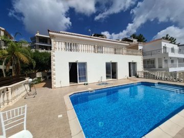 Detached Villa For Sale  in  Peyia Village