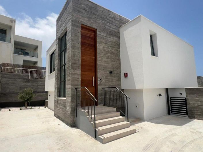 Image No.1-Villa for sale