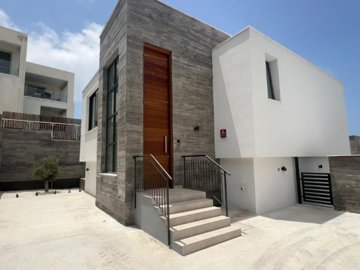 Detached Villa For Sale  in  Select Location