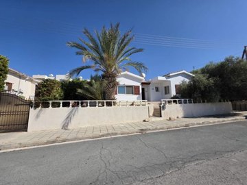 Bungalow For Sale  in  Peyia Village