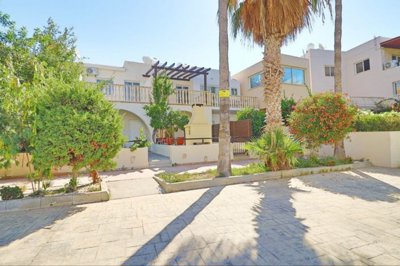 Town House For Sale  in  Tombs of the Kings