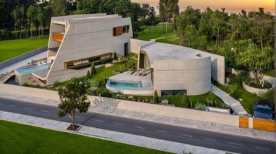 Detached Villa For Sale  in  Sea Caves