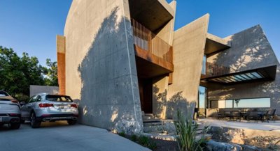 Detached Villa For Sale  in  Sea Caves