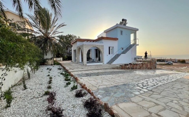 Image No.1-3 Bed Villa for sale