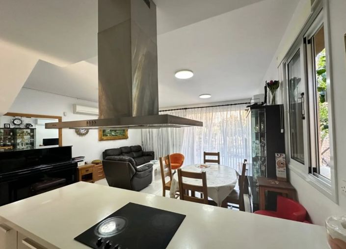 Image No.2-Villa de 4 chambres à vendre à Paphos