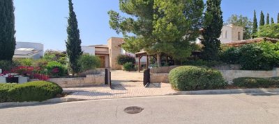 Detached Villa For Sale  in  Select Location