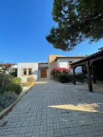 Detached Villa For Sale  in  Select Location
