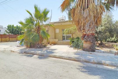 Bungalow For Sale  in  Chlorakas