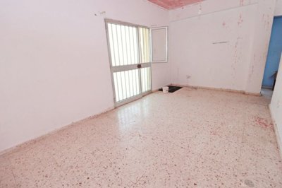Bungalow For Sale  in  Chlorakas